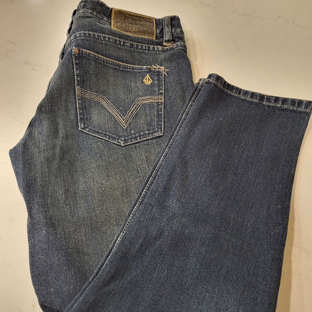 Volcom ladies ankle cut jeans size 9